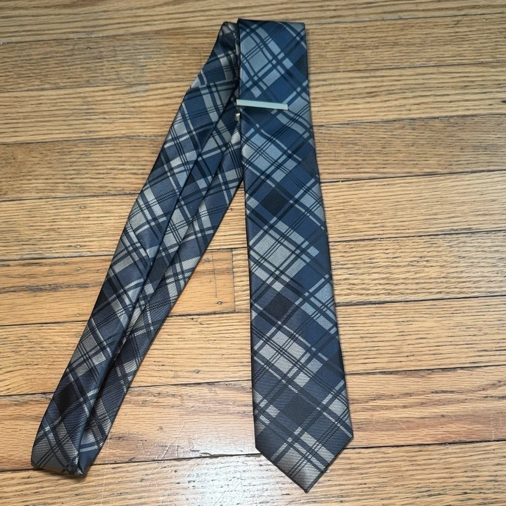 Alfani gold and black plaid tie with tie clip